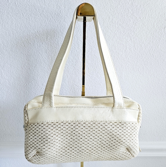 Chanel Cream Knit Canvas & Leather Shoulder Bag - Picture 11 of 12
